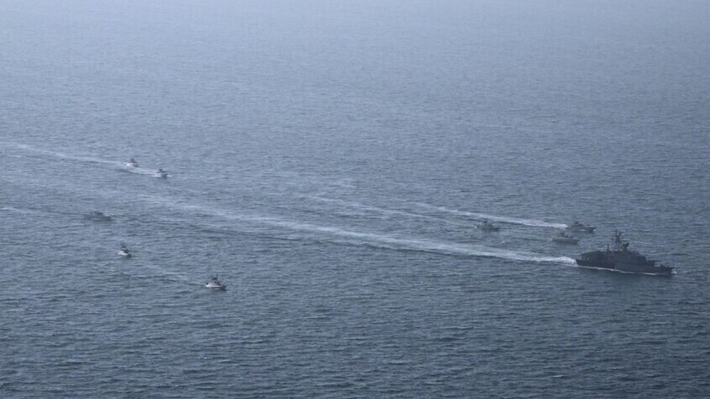 توتر في الملاحة.. عبور سفن أميركية مضيق هرمز 