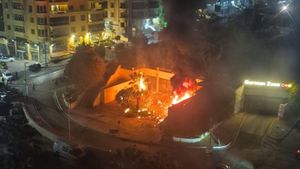 لهيبُ الغارات يصل إلى الجناح