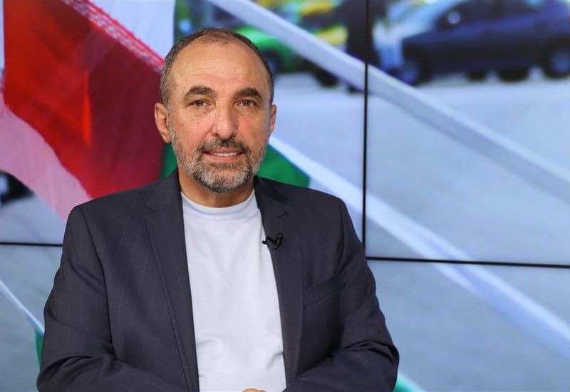 "لعنة الشام" ستضرب الشيعة: علي الأمين يكشف سيناريو "الهجوم السوري" على لبنان وعودة الرعب الإسرائيلي!
