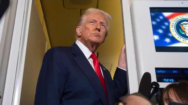 ترامب يلوّح بتجارب نووية