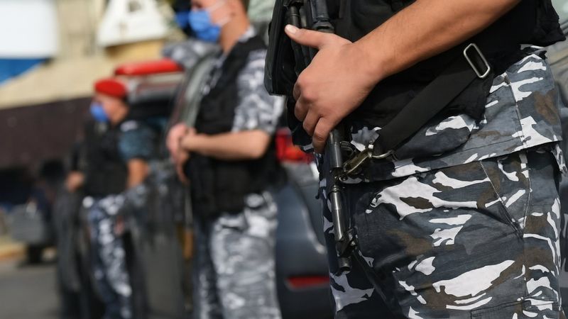 خيانة في عرين الأمن.. عنصر يغدر بالثقة ويتحرّش بقاصرات