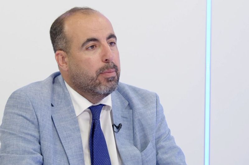 "دخلنا في المحظور" .. خبير قانوني يشرح السيناريوهات التي تحاصر لبنان: قرار حصر السلاح نتائجه كارثية