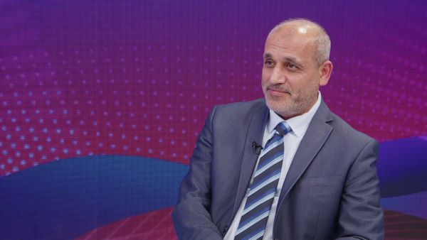 صفقة خطيرة إلى العلن والحزب دخل في محرقة.. نائب يكشف لغز إنزالات البقاع ويتحدث عن فرصة لبنان الأخيرة