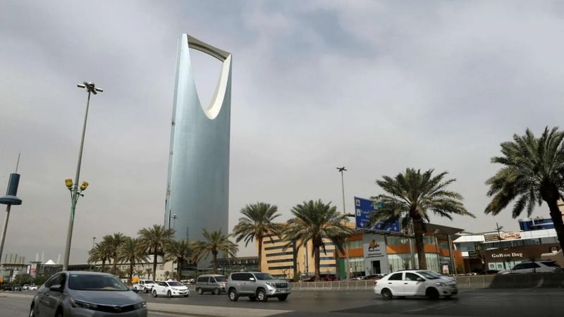 لبنان على خط التواصل السعودي