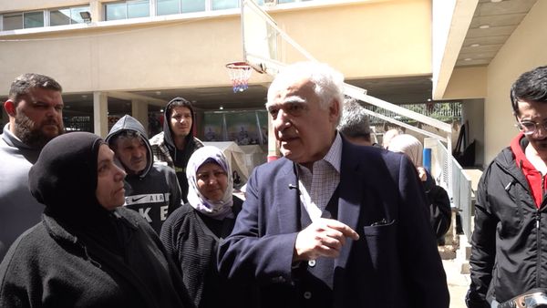 وزير الثقافة يجول على النازحين 