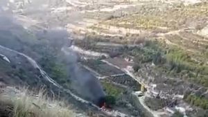 أفيخاي أدرعي يكشف هوية المستهدف في صيدا..