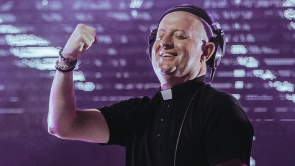 قرار أمني يغيّر طابع حفلة الكاهن الدي جي