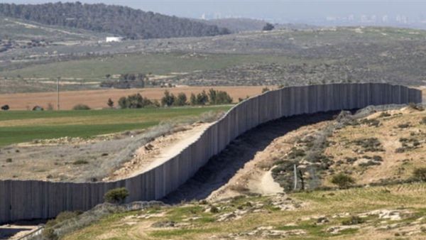 الشيخ قاسم يعيد خلط الأوراق السياسية والأمنية