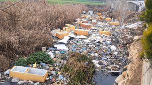 نهر الغزيل.. جريمة بيئية جديدة