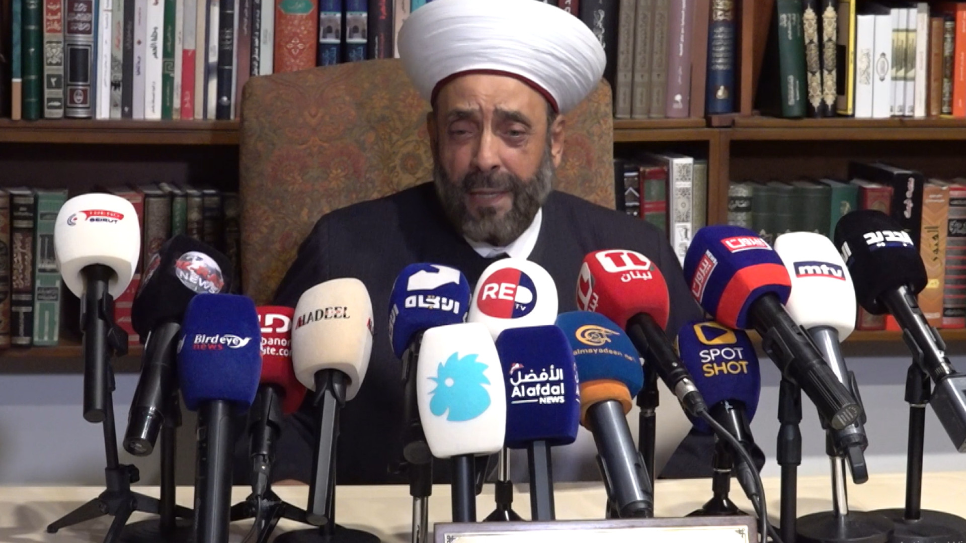 ما أبرز المستجدات في ملف أبو عمر؟