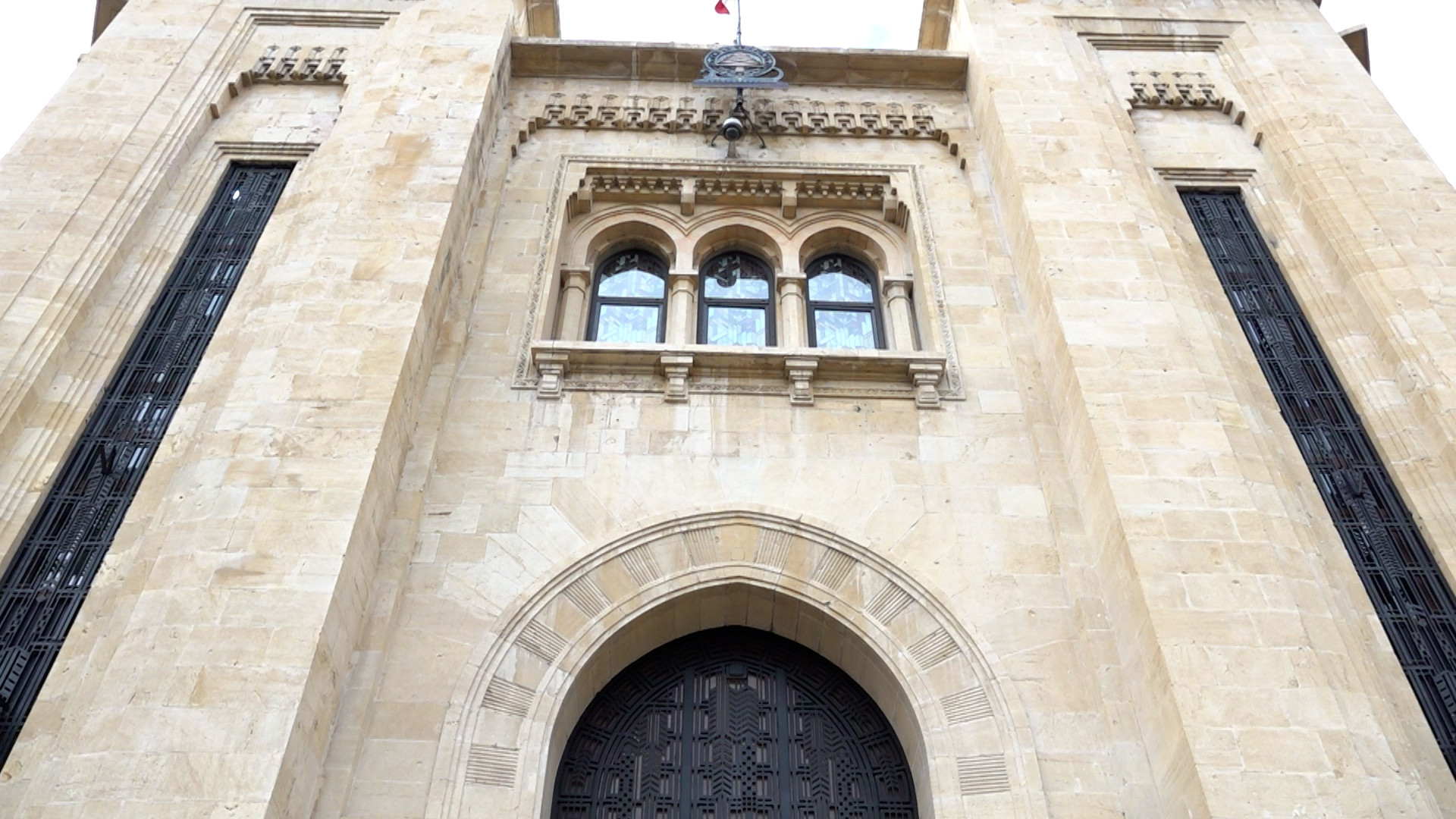 جدول زمني لسحب السلاح… لا احتوائه