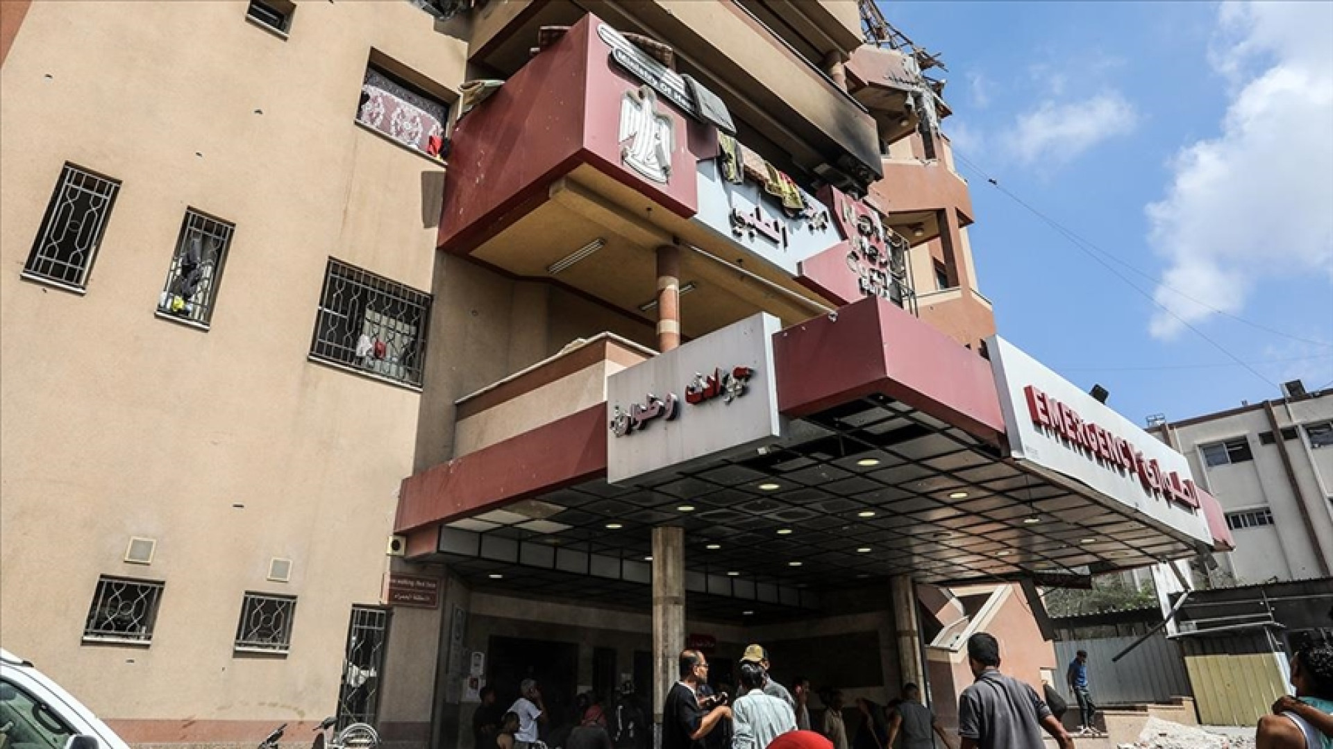 أدرعي ينشر نتائج تحقيق أوّلي بقصف مستشفى ناصر 