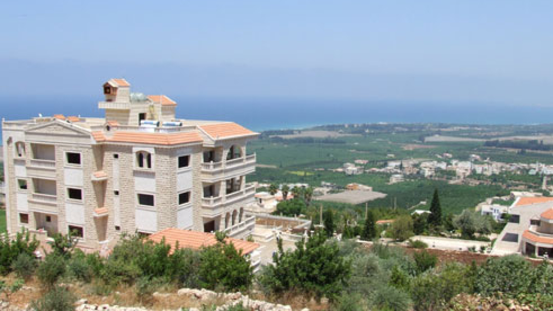 رسائل إخلاء تهز المنصوري