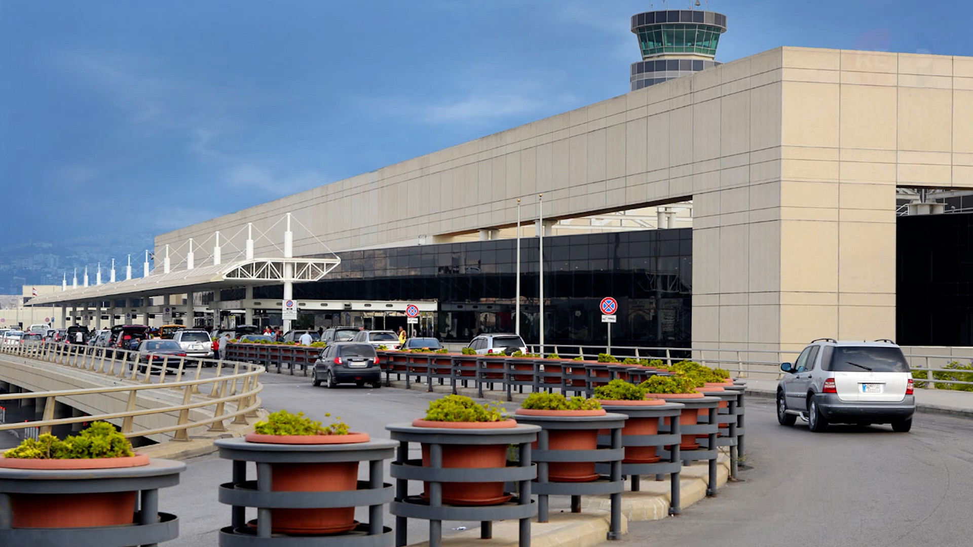 سيلفي يوقع مهربين في بيروت!