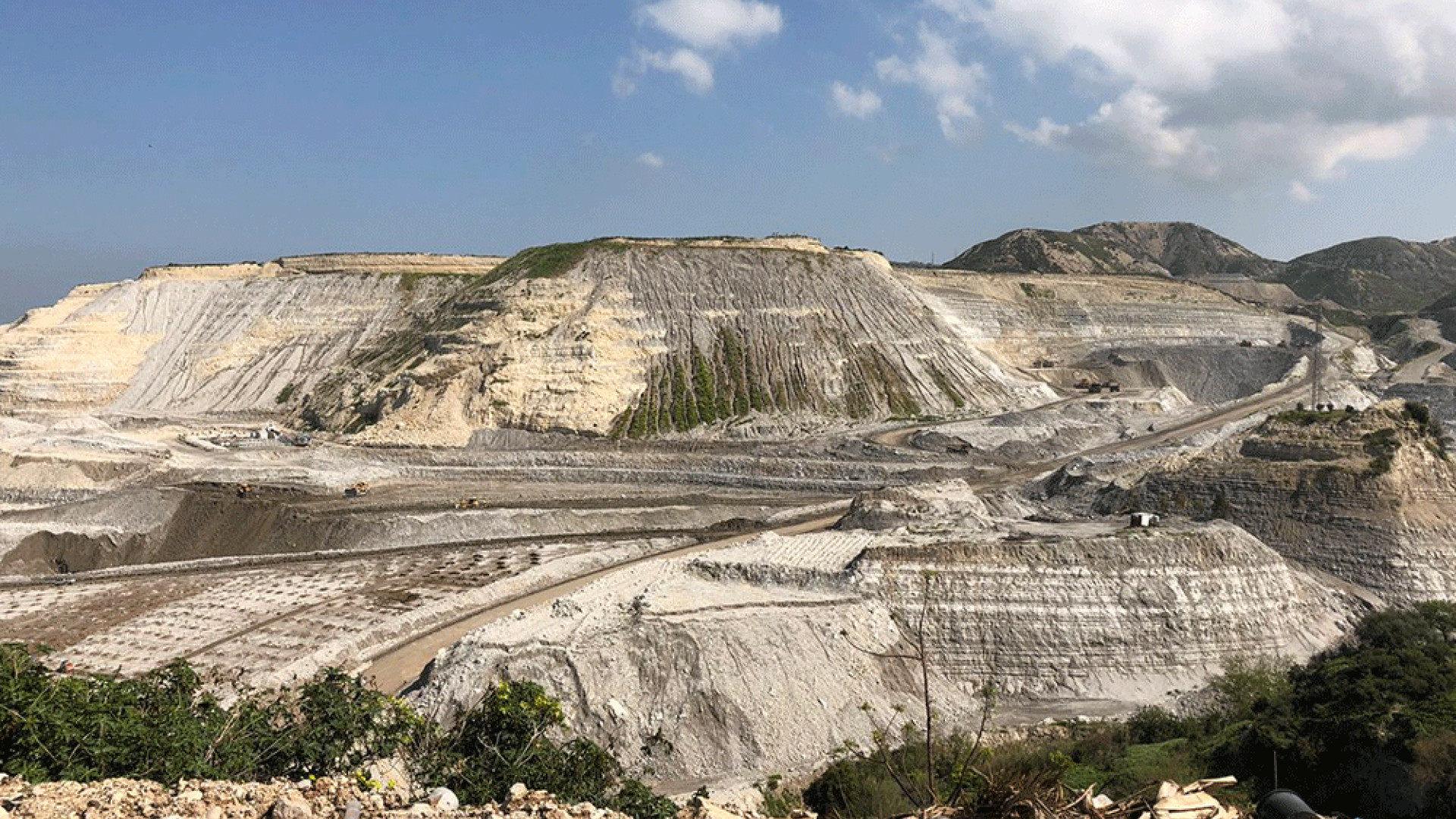 إسمنت المصالح: مرسوم على القياس