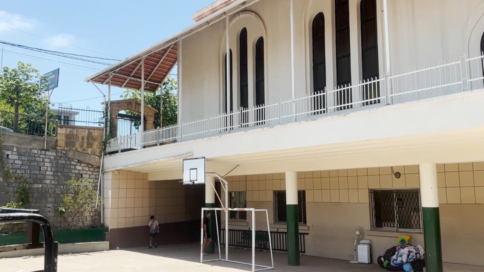 التعليم بين الحضوري وعن بُعد… قرارات جديدة للمدارس