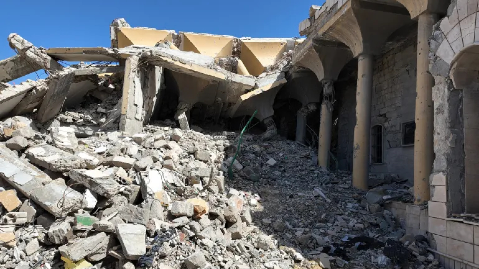 الجبهة اللبنانية بينَ فكيّ الكماشةِ الإقليمية 