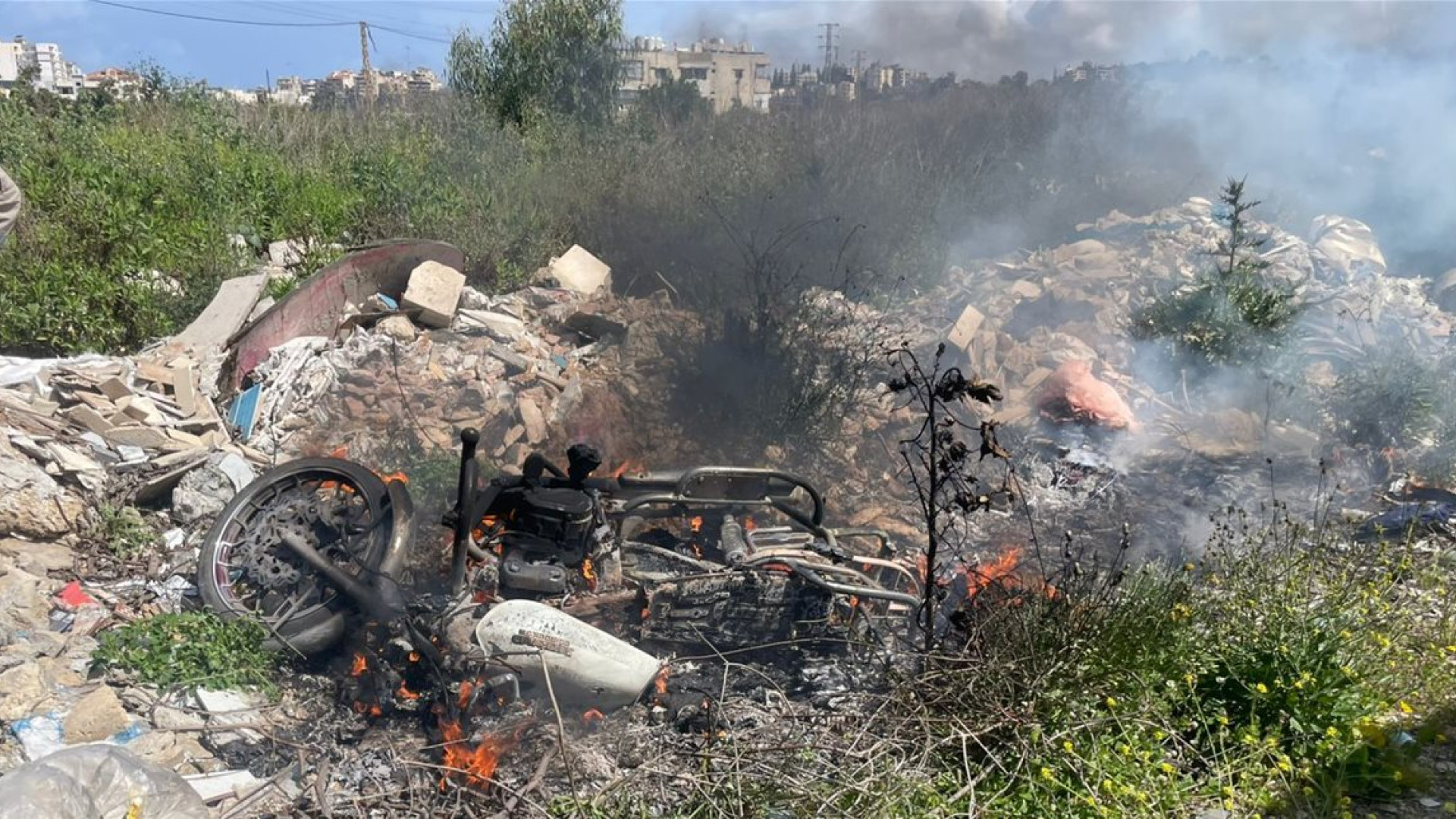 الغارات الاسرائيلية تتوالى على الجنوب والبقاع