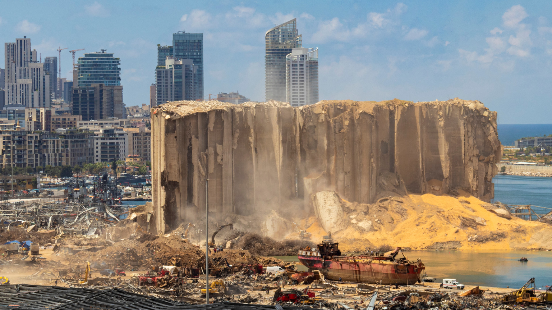 بعد سنوات من الانتظار.. هل اقترب الحسم في ملف المرفأ؟