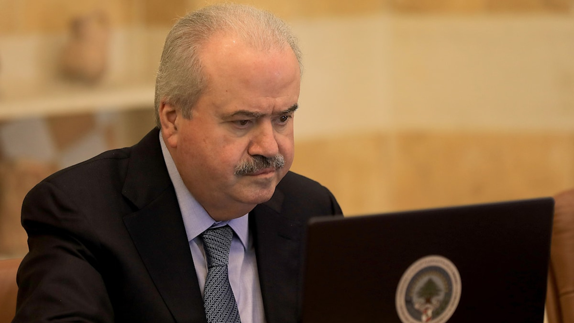 قرض إعادة الإعمار.. توقيع يفتح باب الأمل