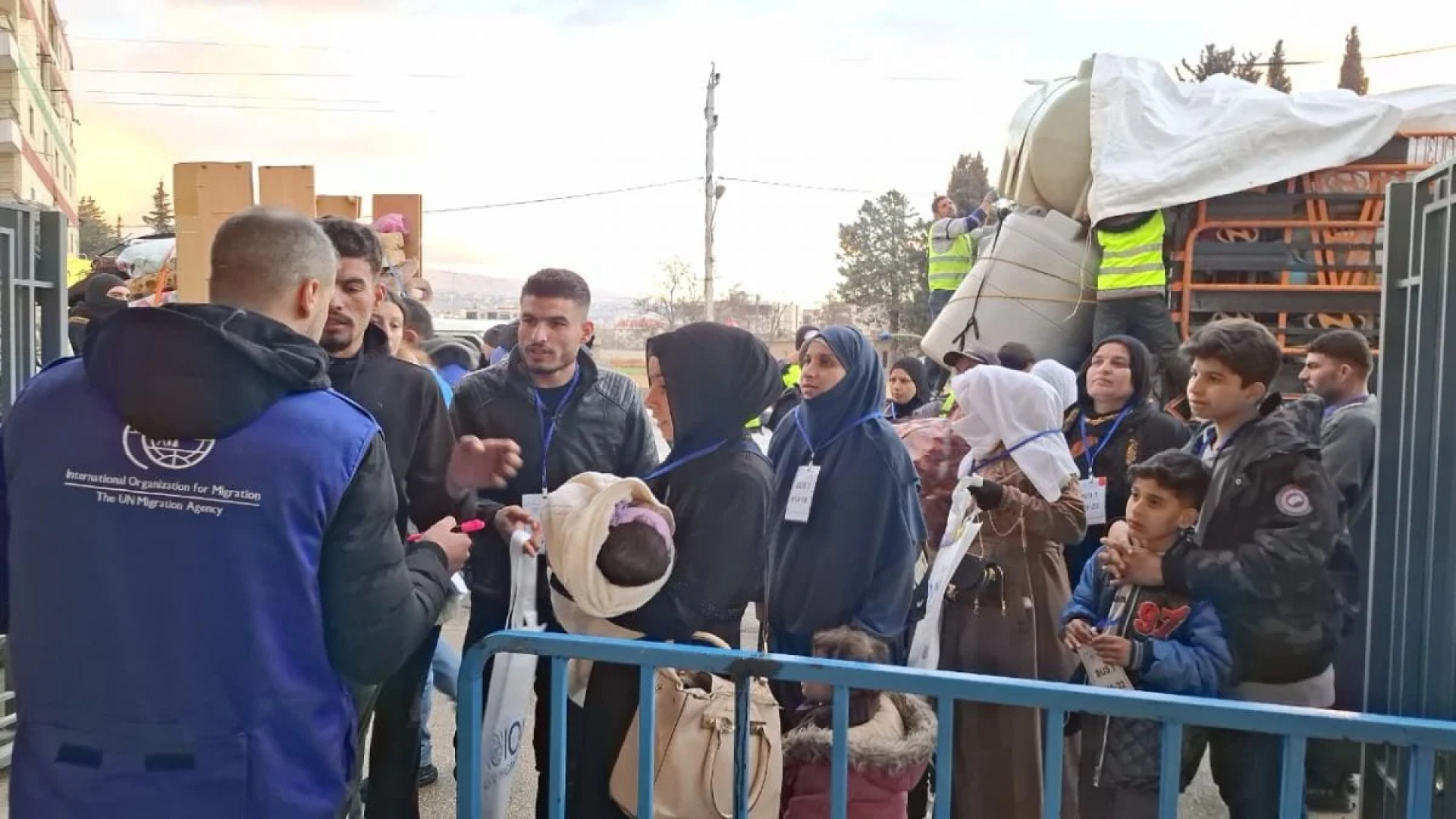 اطلاق المرحلة 15 لإعادة النازحين السوريين عبر المصنع