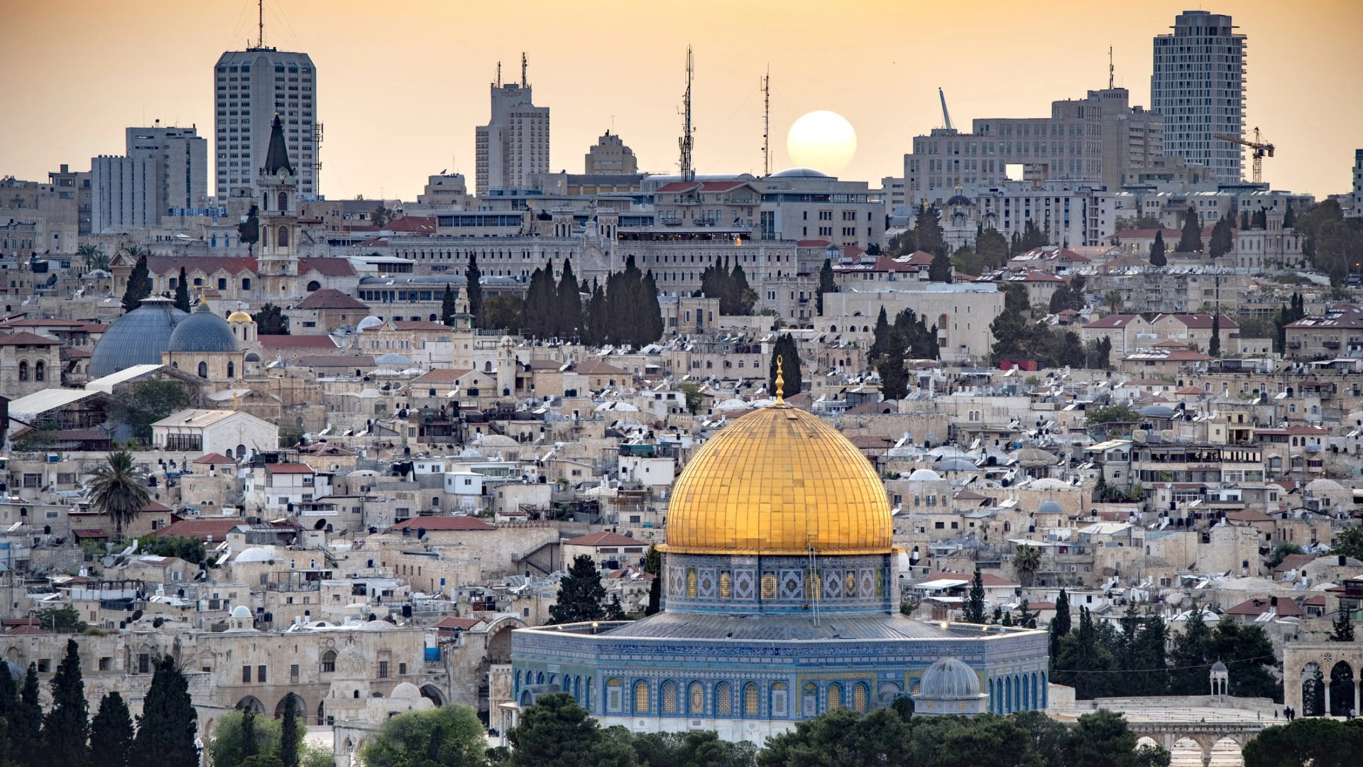 ماكرون ممنوع من زيارة إسرائيل