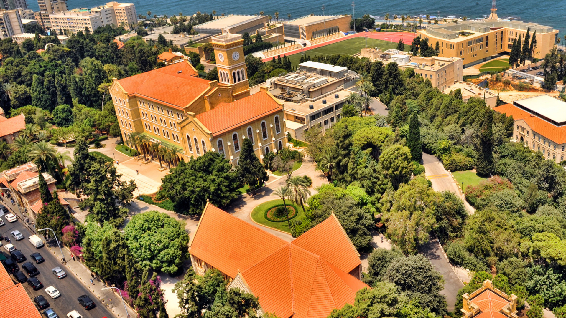 الجامعات الأميركية مهددة في لبنان؟