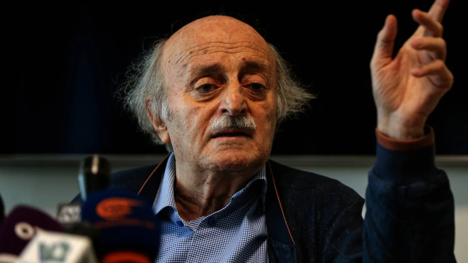 جنبلاط: احذروا منتصف آذار!