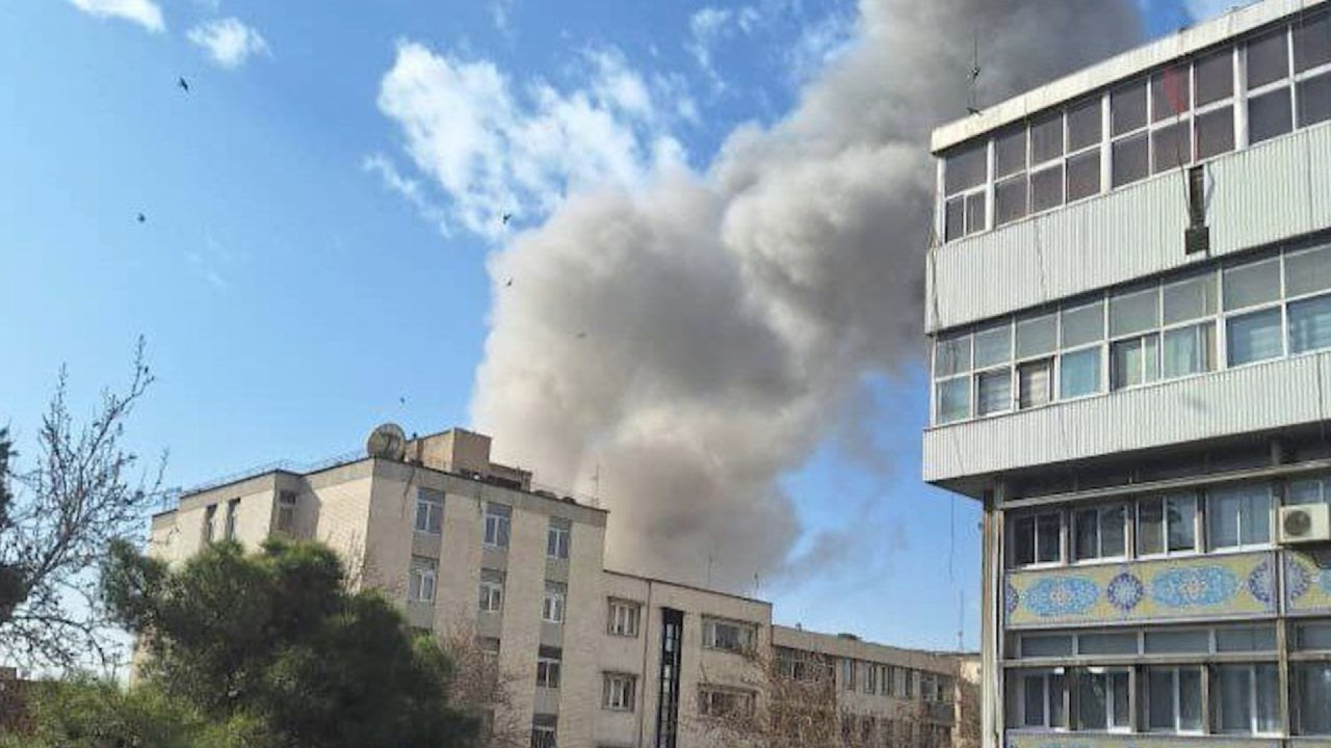 إسرائيل تضرب طهران وتخلط الأوراق