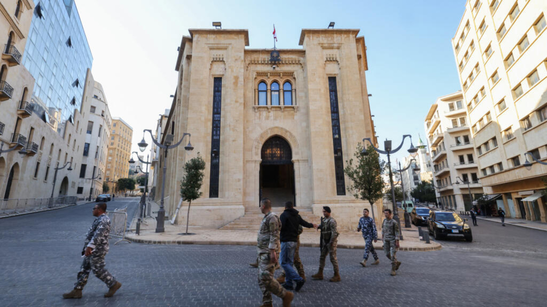 حصر السلاح في مهبِّ التشكيك