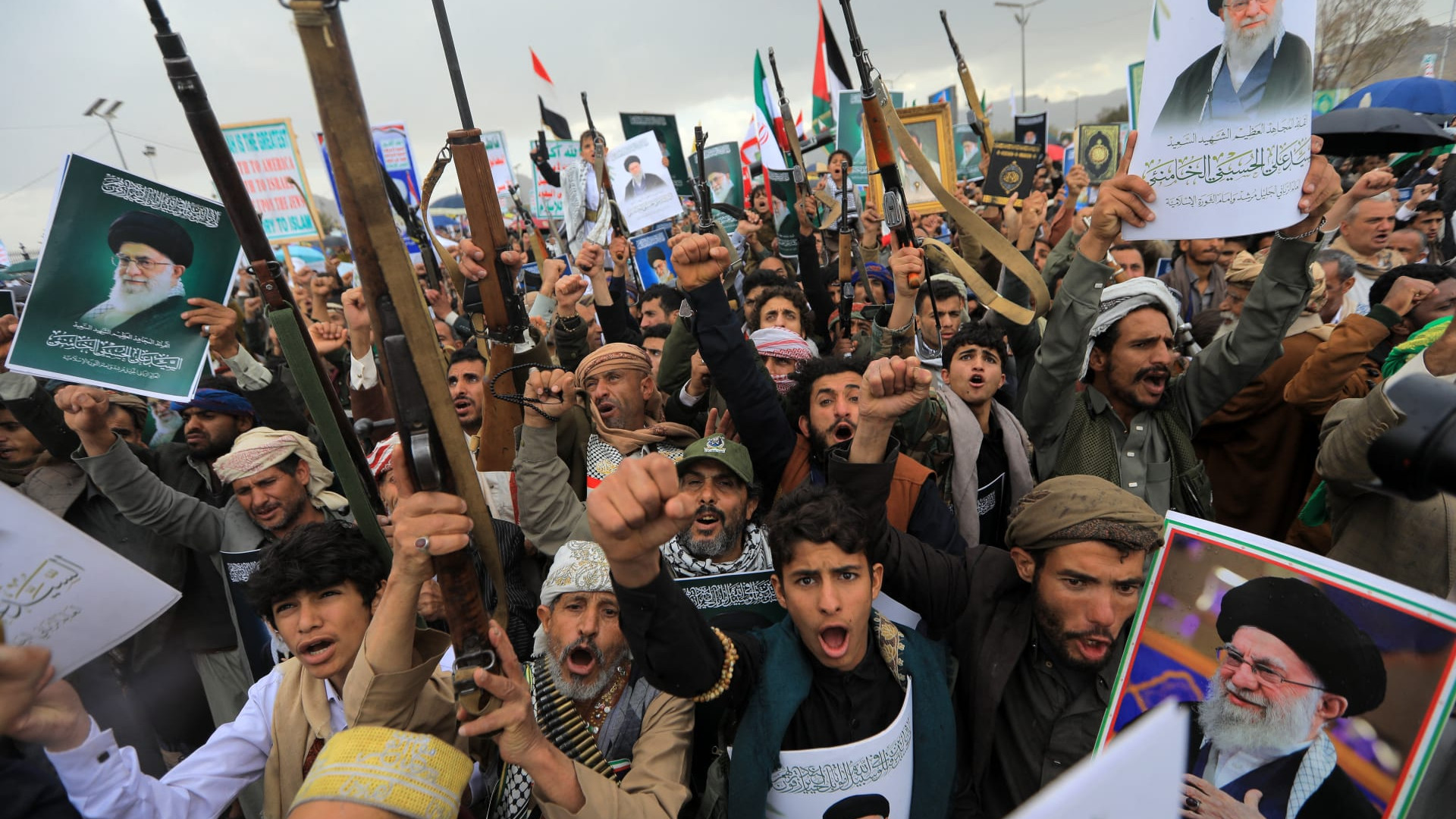 بعد مرور شهر.. الحوثيون يدخلون المواجهة