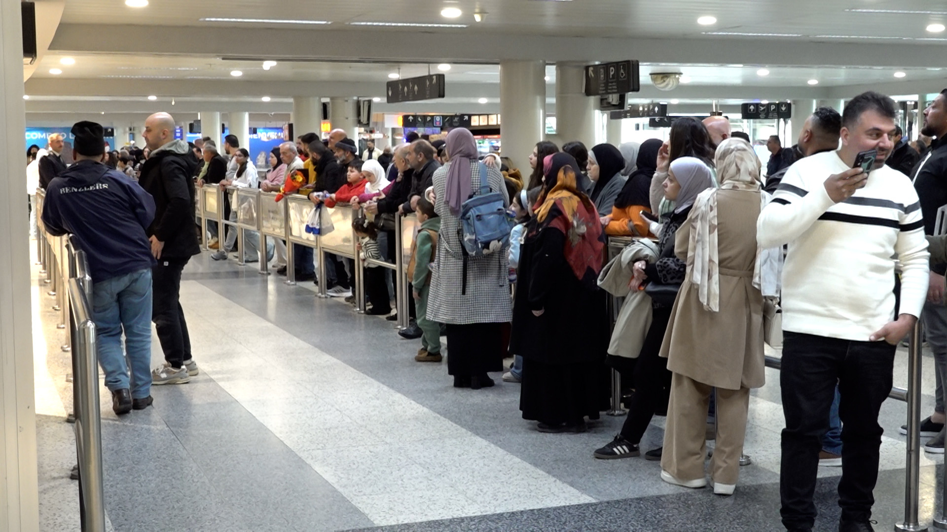 مطار بيروت في قلب العاصفة.. كيف يبدو المشهد؟