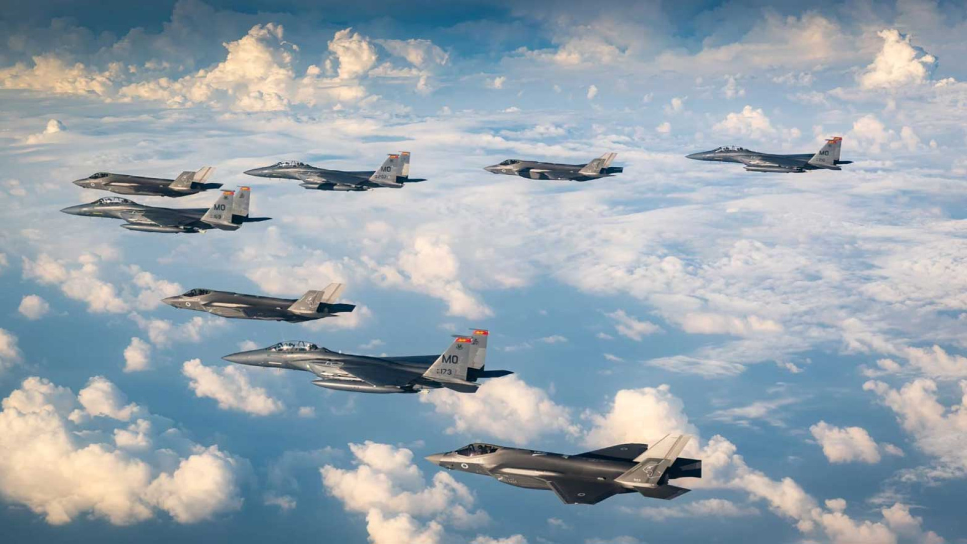 اتفاق حاسم: ترامب تعلق قصف إيران