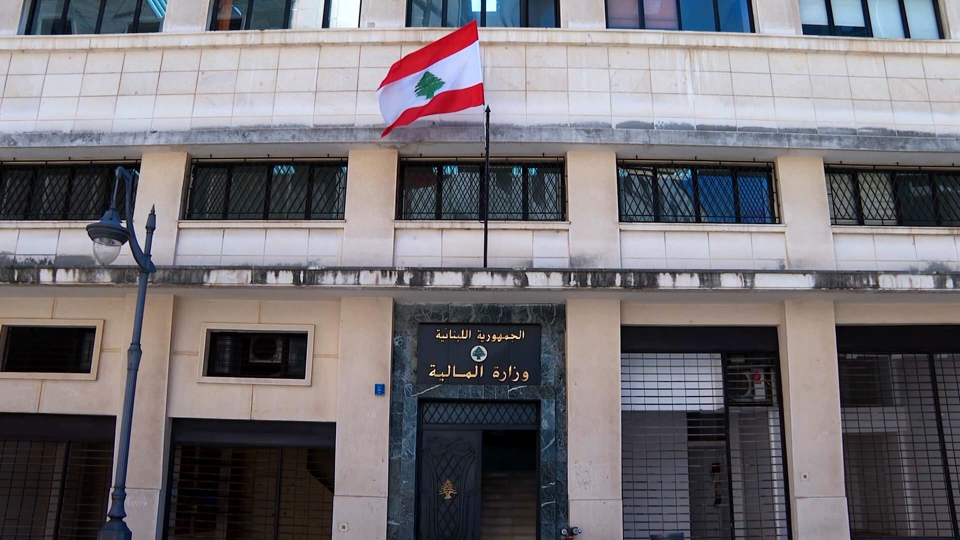 المال والدفاع يبحثان المخصصات المالية للقوى العسكرية