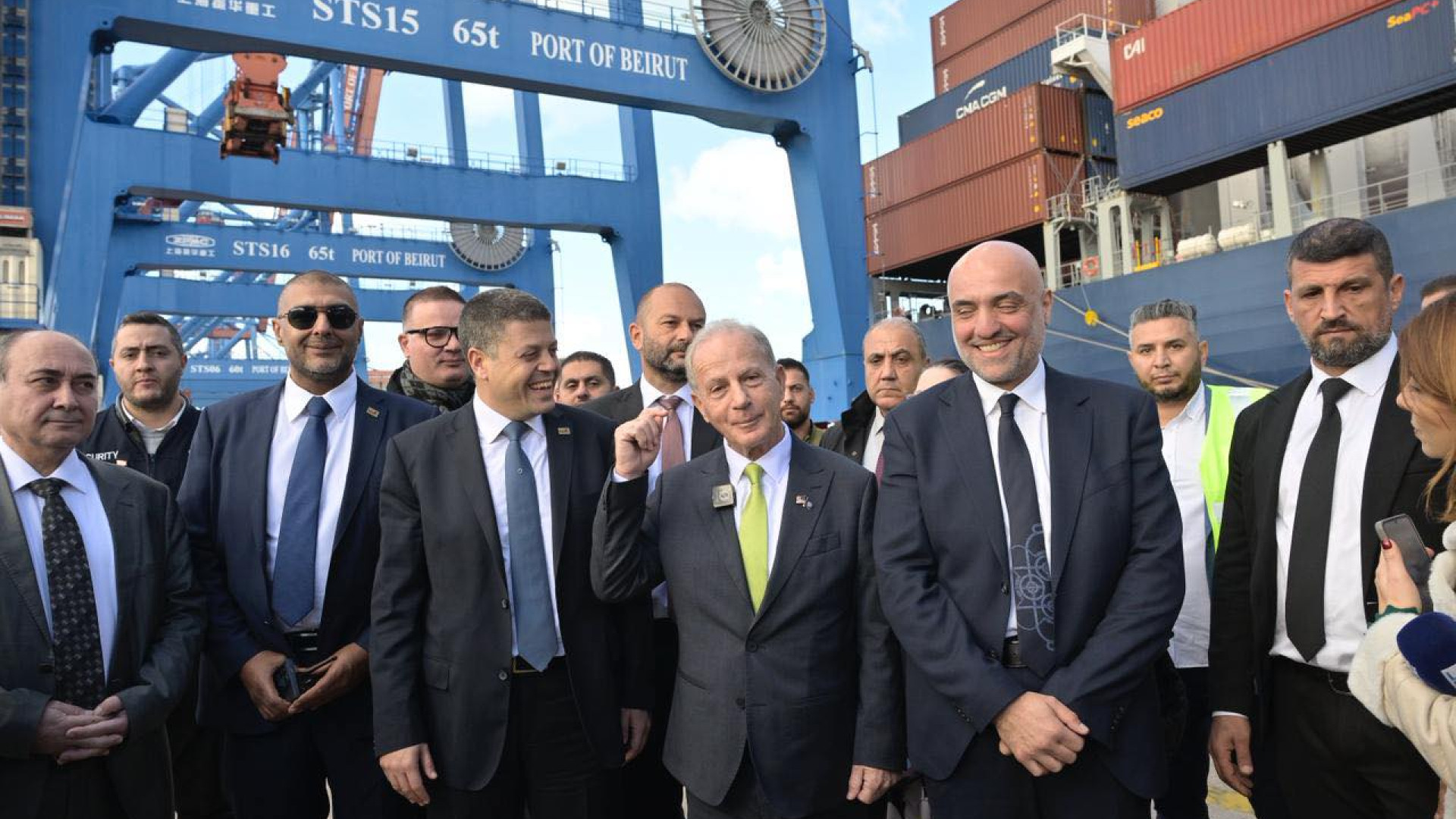 مظلة أميركية فوق مرفأ بيروت 