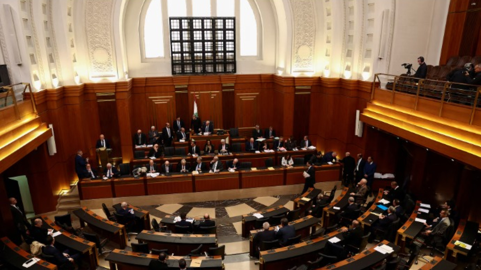 دفاعًا عن الدستور… طعن بتمديد الولاية