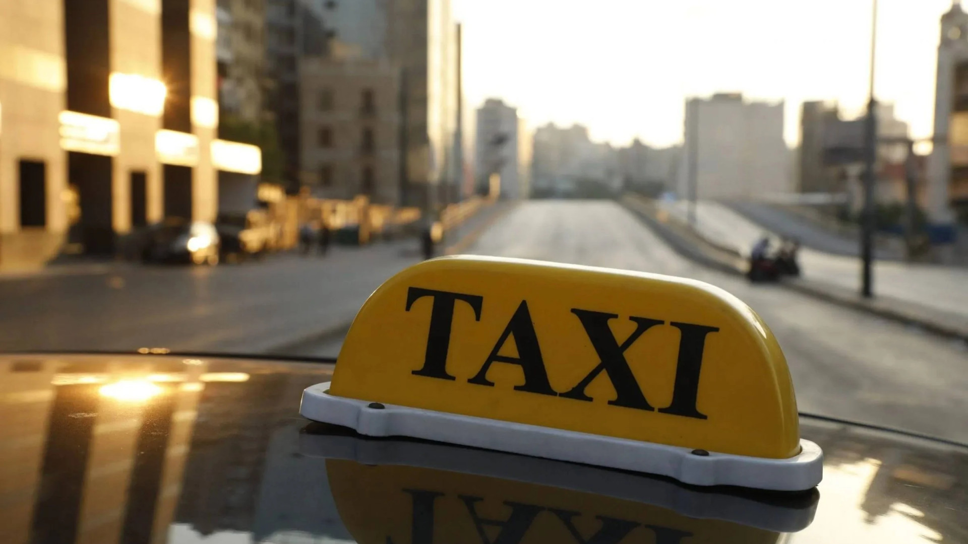 بعد لهيب الضرائب.. السرفيس عبء جديد على اللبنانيين