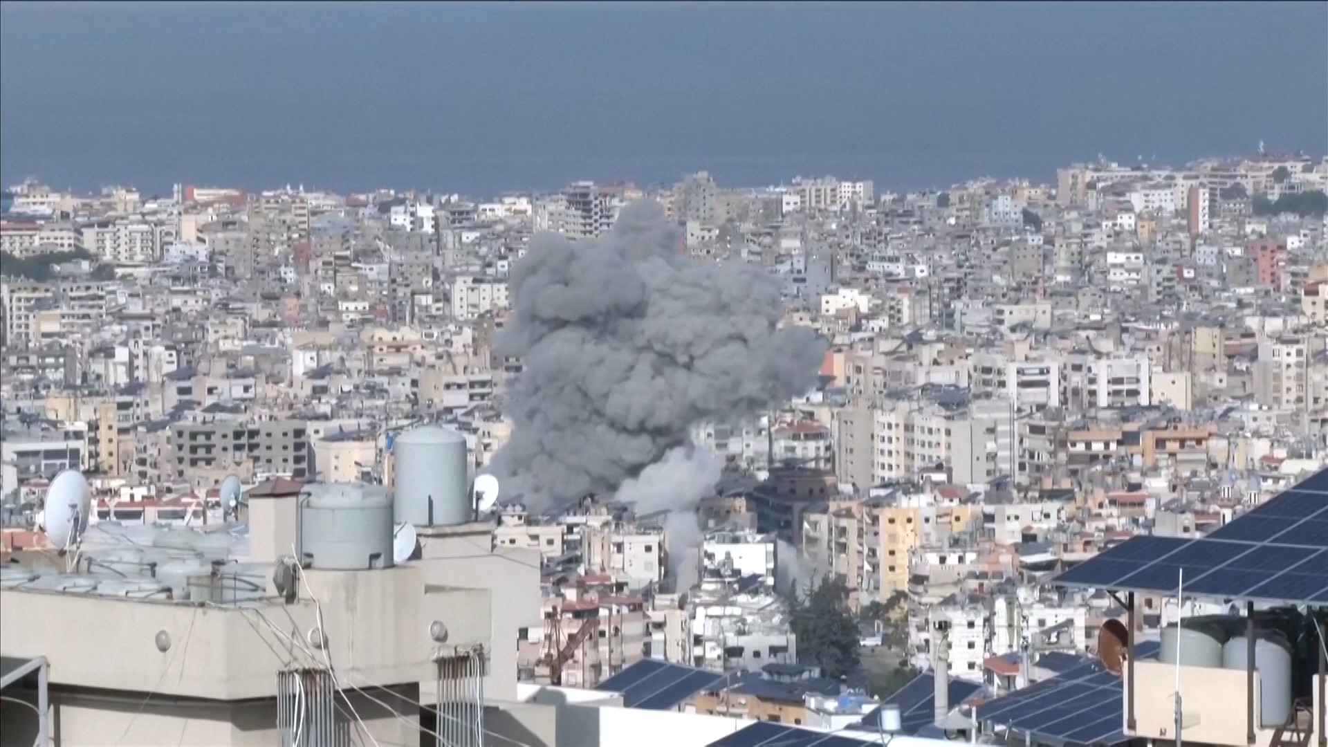 اسرائيل تستكمل ضرباتها في المنطقة