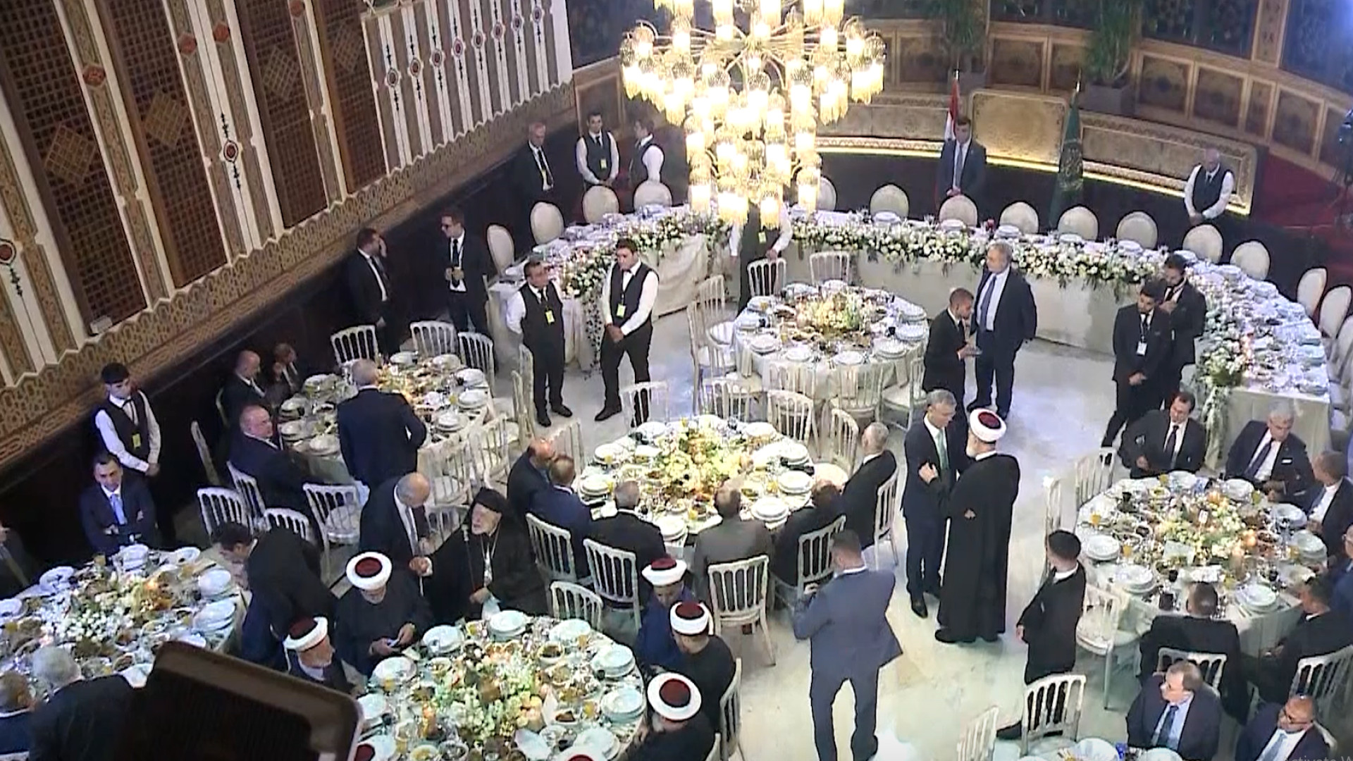 هل يشارك الحريري في إفطار دار الفتوى؟