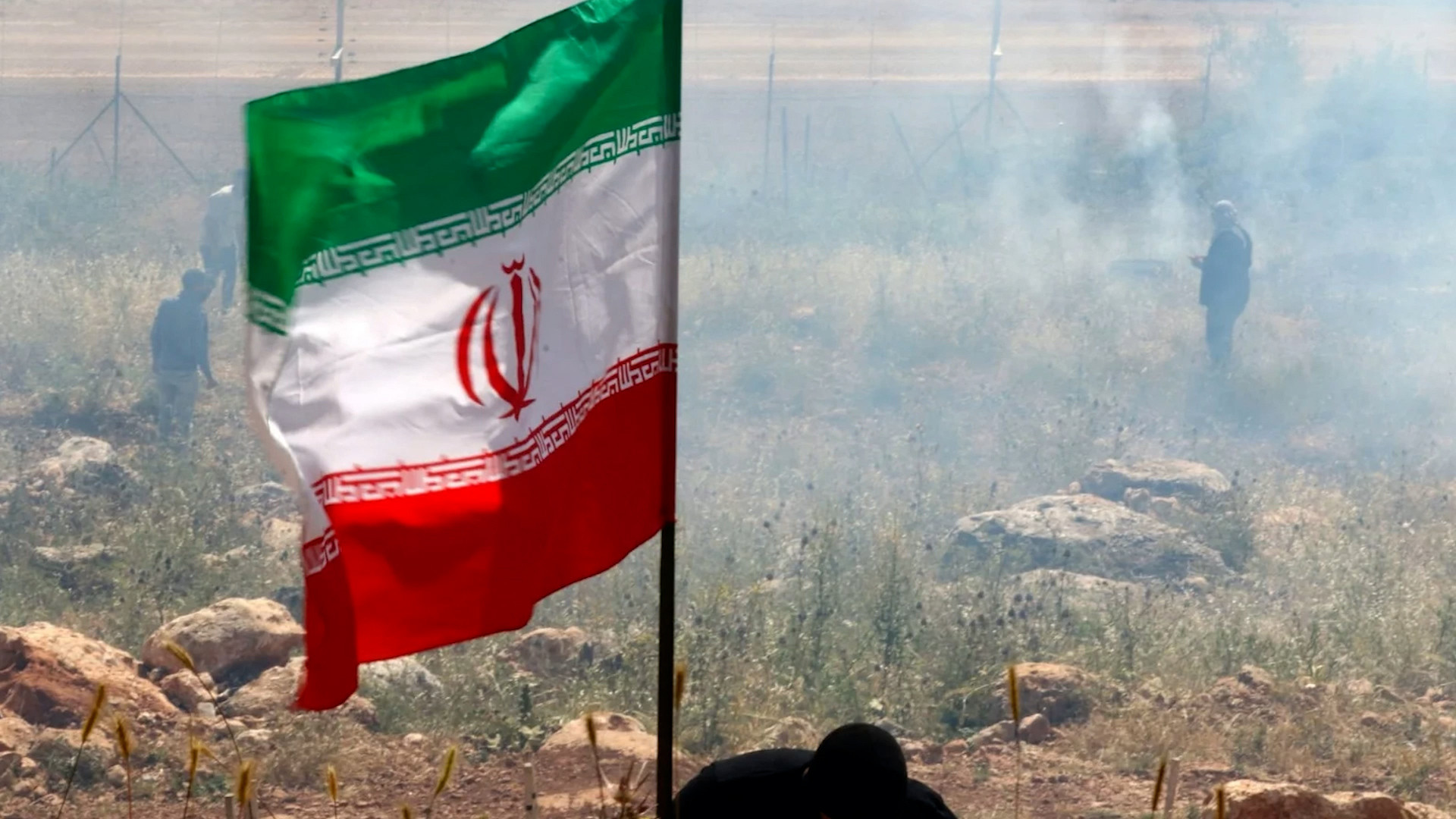 لحظة مفصلية… ولاء لطهران أم إنقاذ لبنان؟