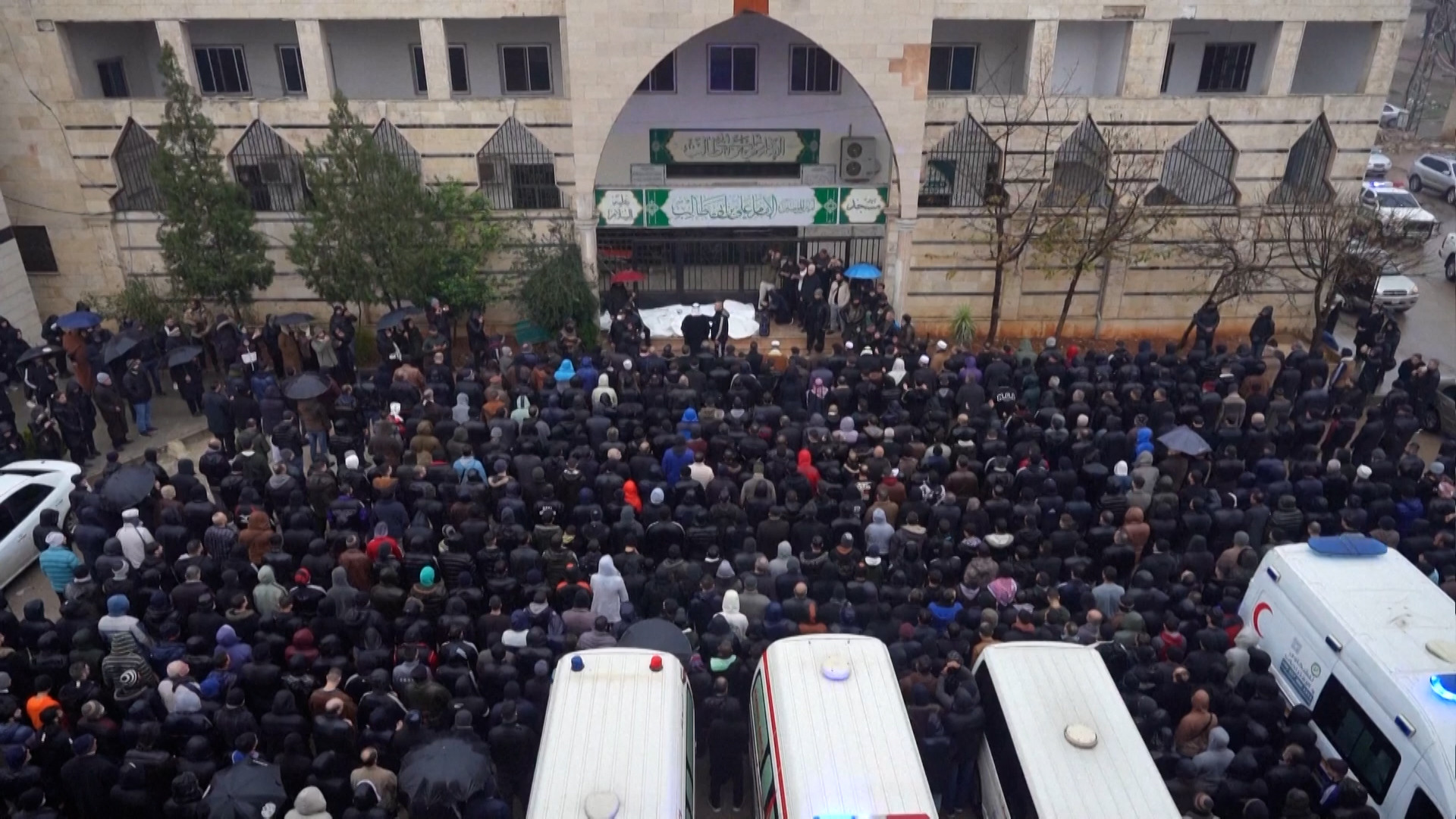 كيف علّق حزب الله على تفجير حمص؟