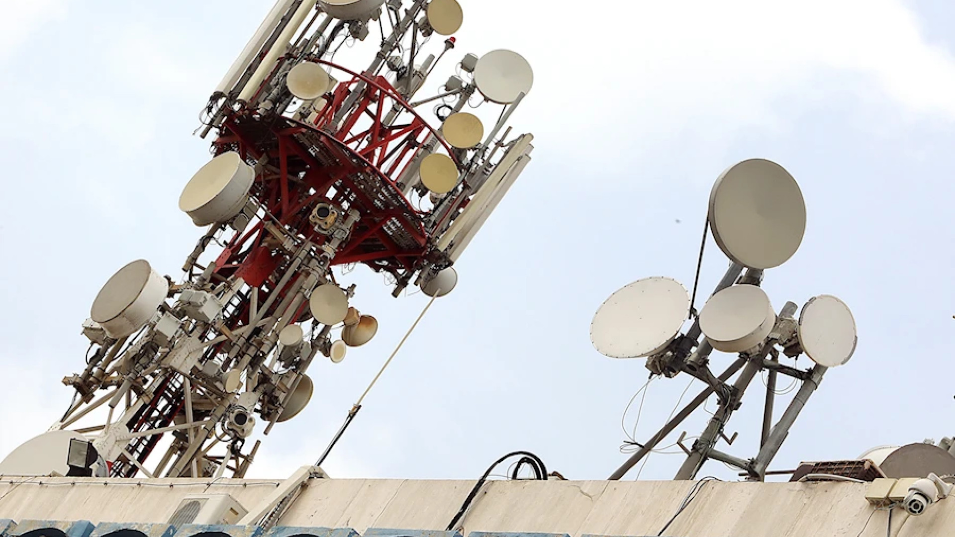 ملف الخلوي يفتح أبوابَ المحاسبة