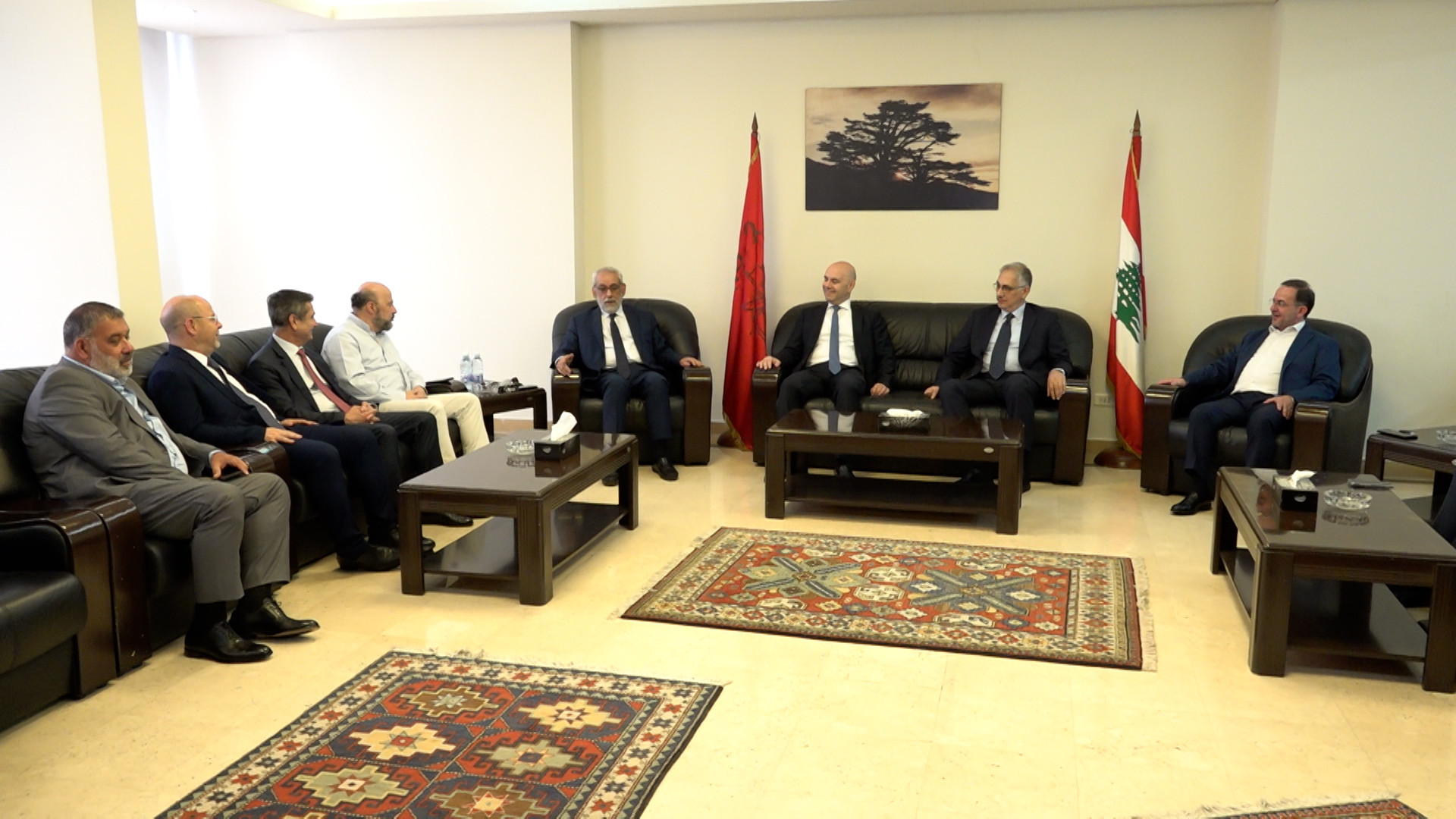 وفد من القوات اللبنانية يزور حزب الطاشناق مهنئًا بالإدارة الجديدة