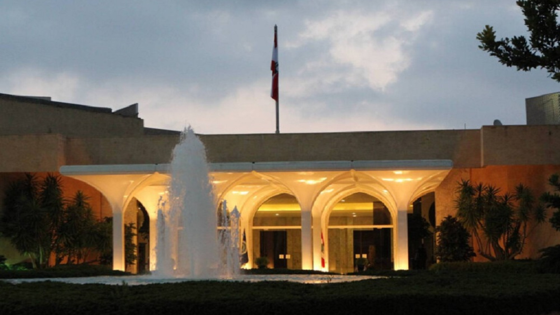 جرعة دعم دولية للبنان عبر اتصال هولندي 