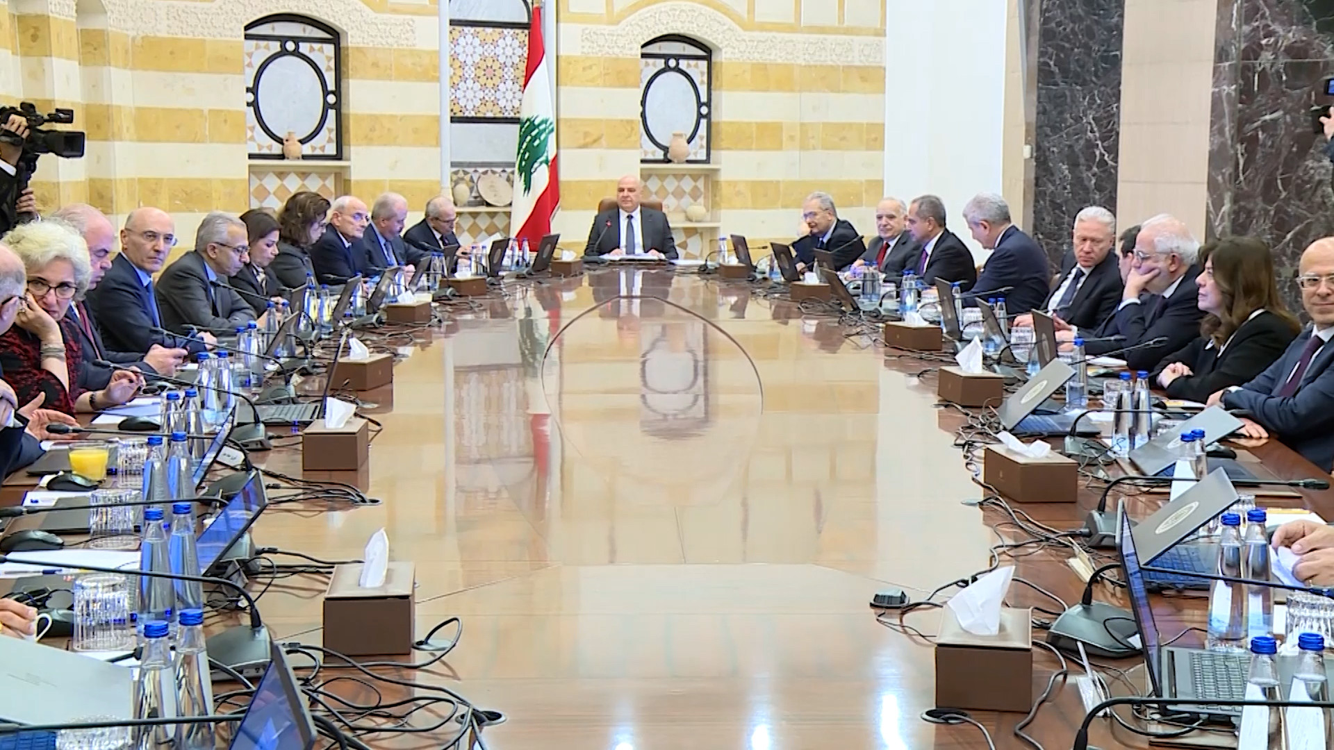 التيار يواجه 