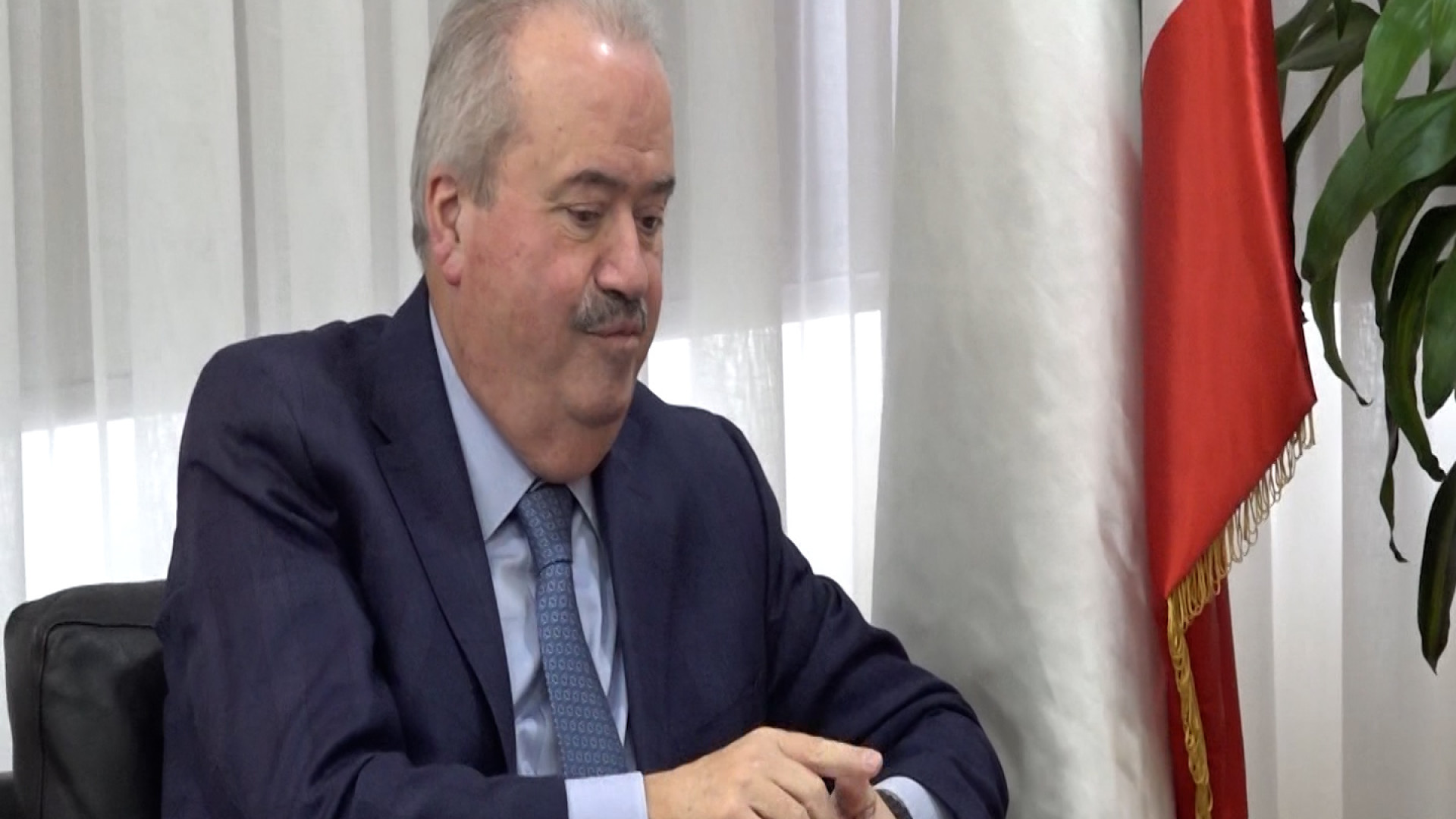 جابر يفتح ملف الفجوة المالية