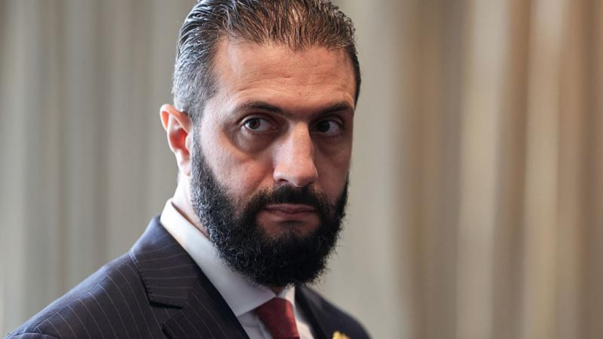 خمس محاولات اغتيال استهدفت الشرع خلال عام