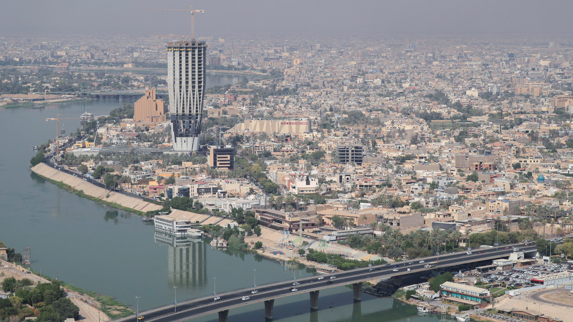 العراق أمام مفترقين: أي طريق سيختار؟