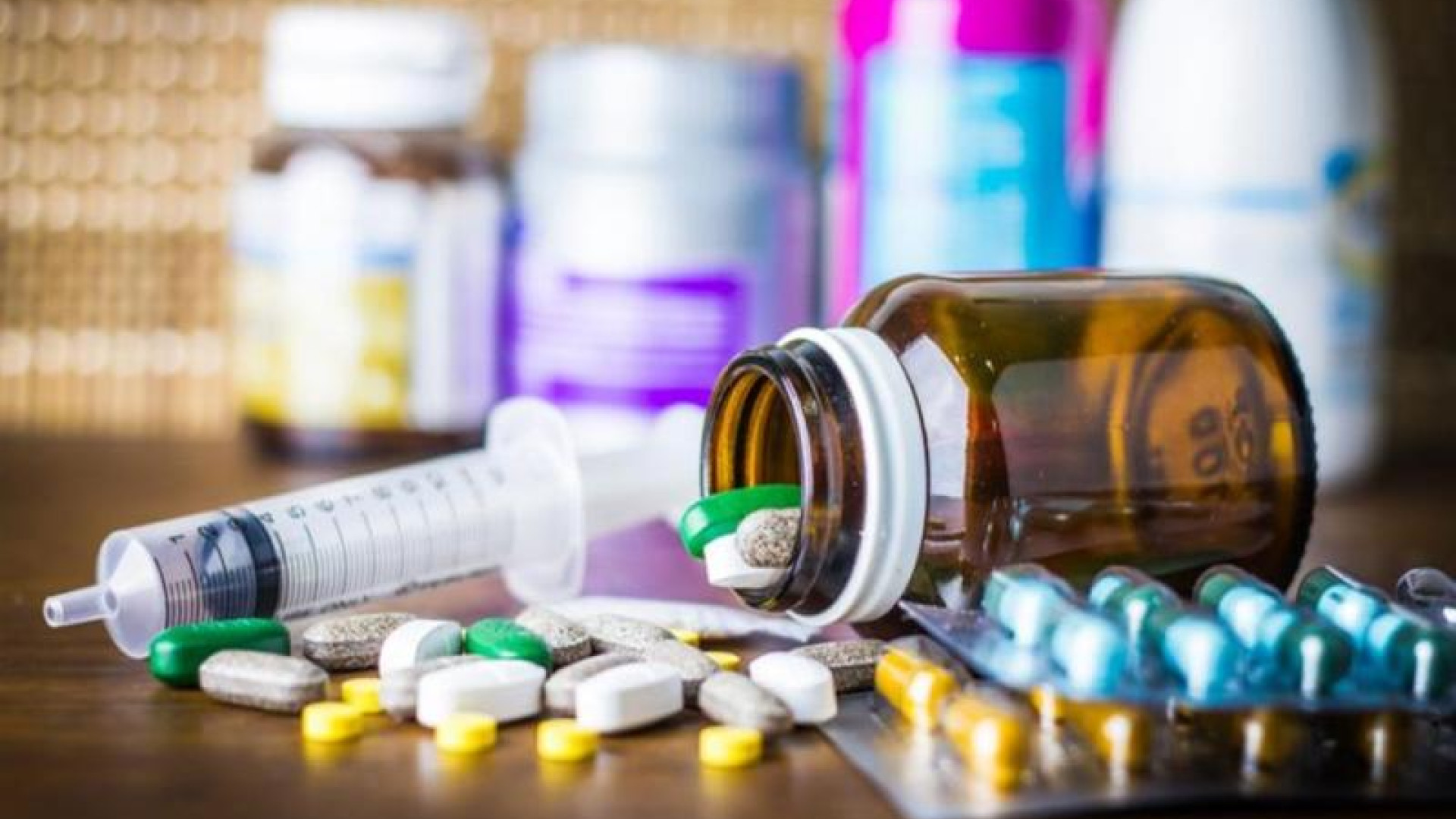 لبنان يحمي أمنه الحيوي… مخزون دواء كافٍ