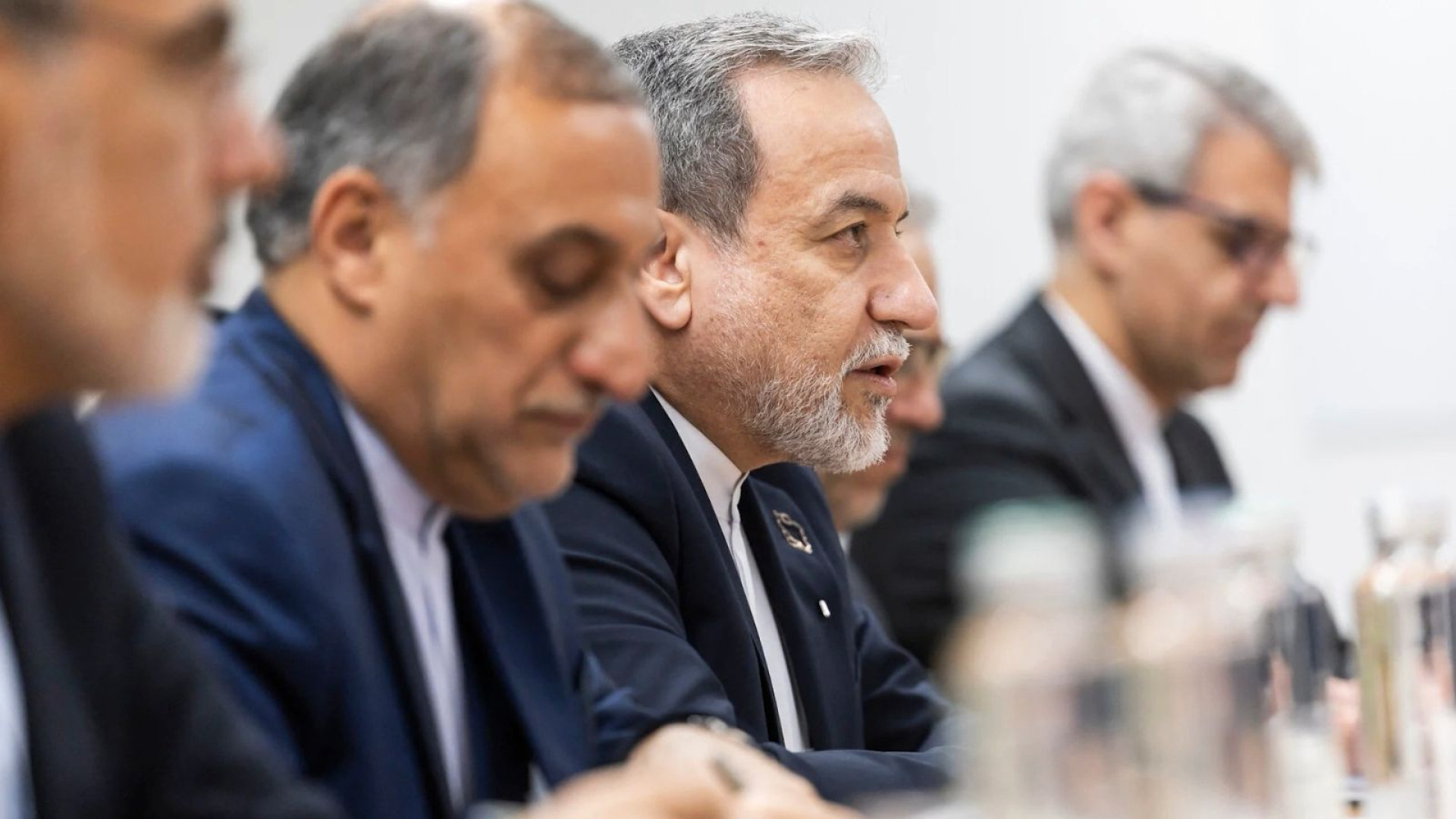 محادثات مغلقة بين ويتكوف وعراقجي